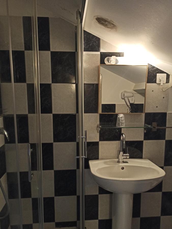 Le Poudrier Otel Limoges Dış mekan fotoğraf